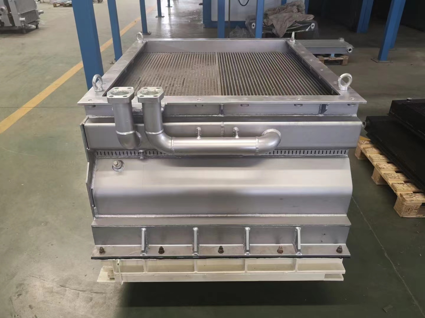 Heat exchanger for railway vehicles